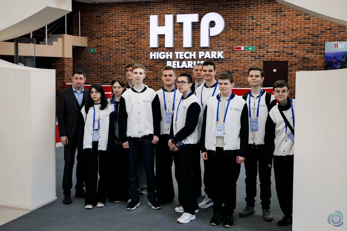 За кулисами IT-бизнеса: учащиеся Детского Технопарка побывали в ПВТ и компании «Изибрейн»